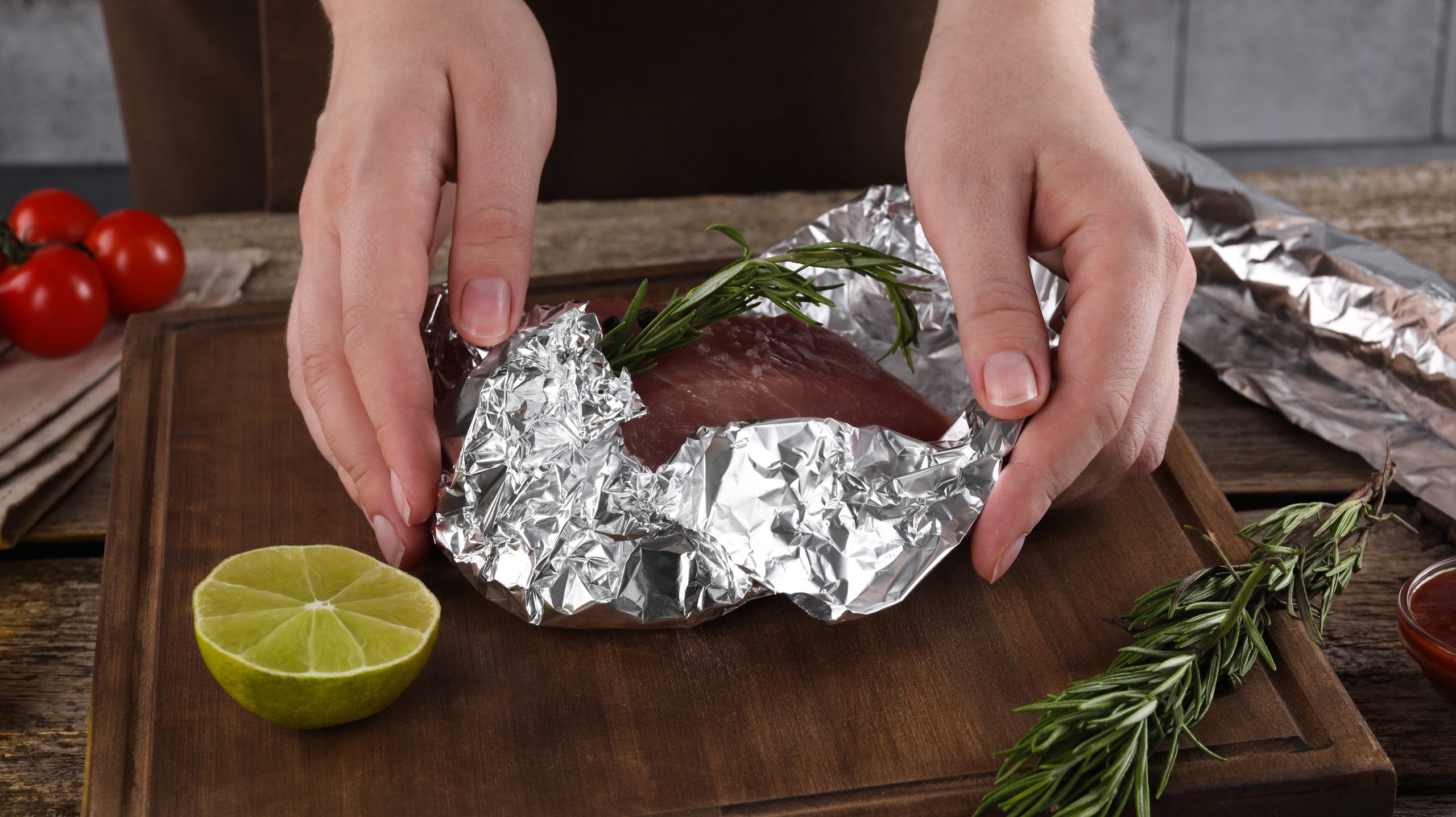 person using aluminum foil in their cooking is at risk of metal exposure