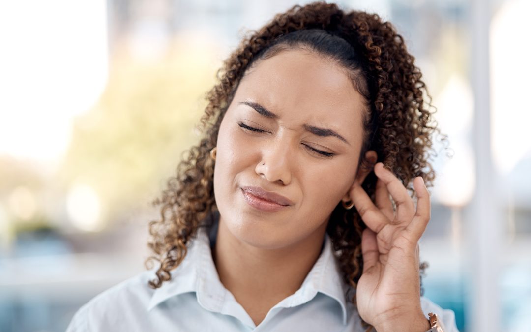 woman with a painful earache